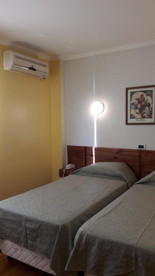 Centro Hotel Villa Mercedes Buitenkant foto